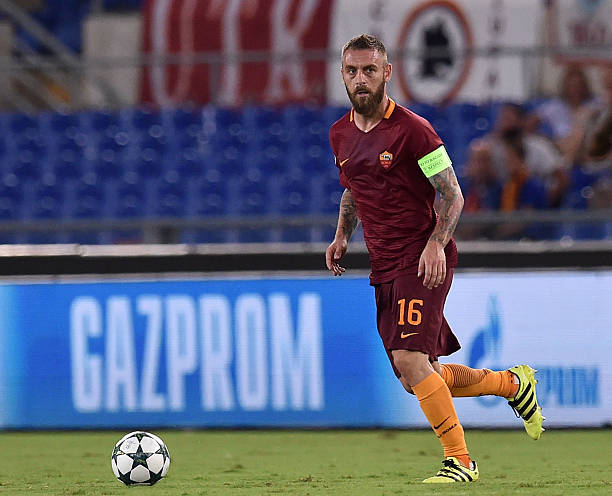 並且吸引了 並且吸引了